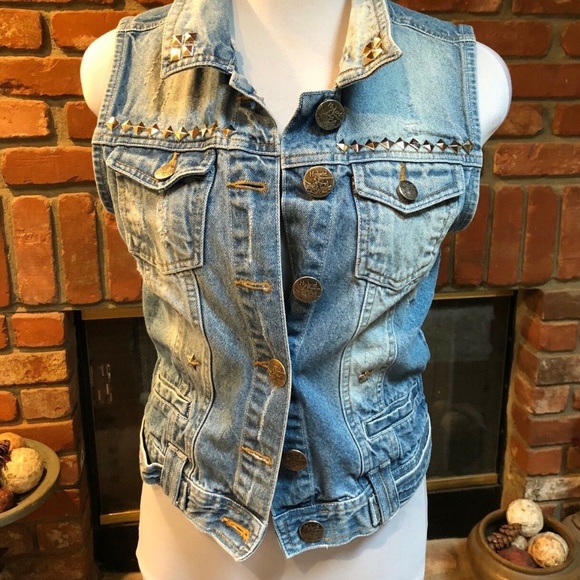 Distressed Floral Cross Jean Vest Top - Picture 4 of 14